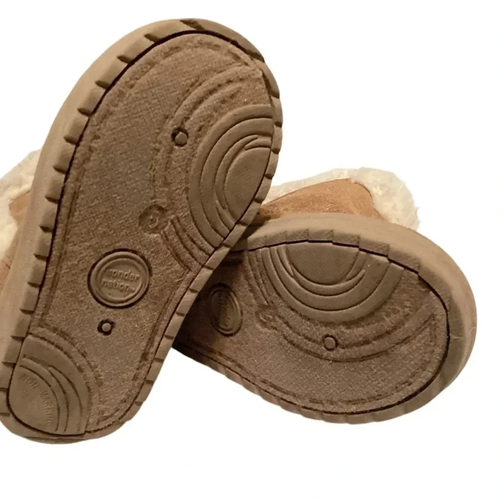 Wonder Nation Boots Ankle Faux Fur Faux Suede Warm Cozy Children SZ 5 Tan